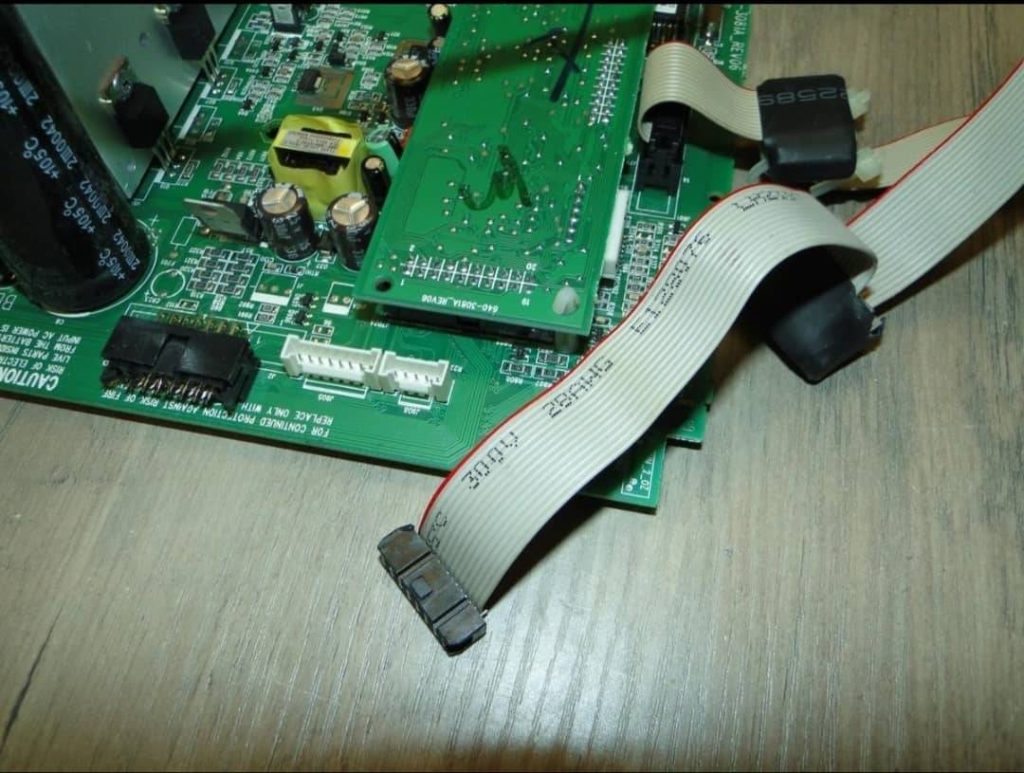 کاربرد کابل ریبون (Ribbon Cable) در یو پی اس